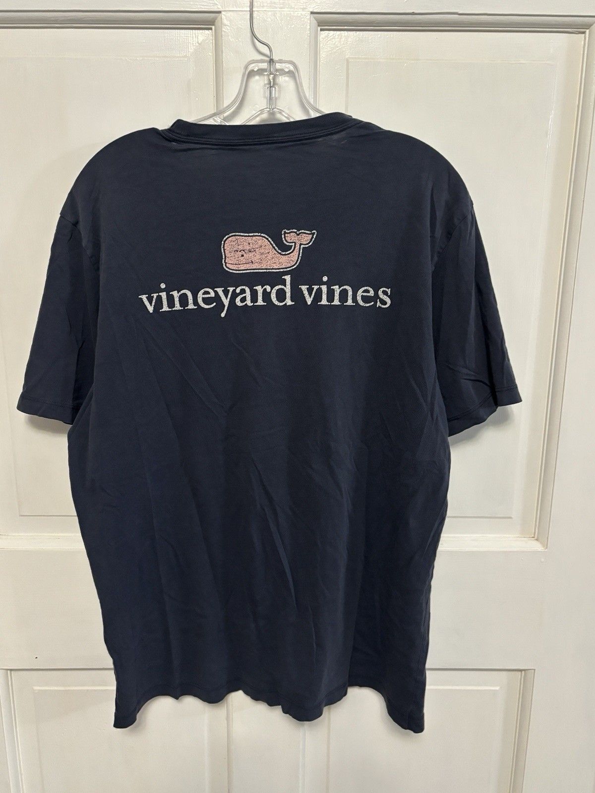 Men’s Vineyard Vines Navy Blue Pink Whale T-Shirt Size M Casual Weekend Basic — image 2 of 4